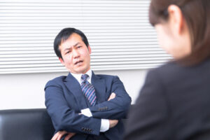 こんな上司に気をつけろ！タイプ別危険な上司