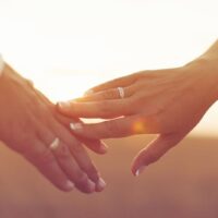 不倫を心理学から考察する不倫しやすい人とは？