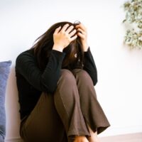 ネガティブな気持ちに心を乗っ取られないために