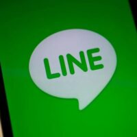 浮気の証拠はLINEにあり？スマホのロックがネックになる理由と対策