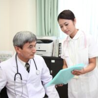 最新不倫の話題から見る「不倫しやすい職業・サレやすい職業」
