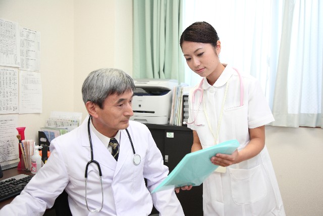 最新不倫の話題から見る「不倫しやすい職業・サレやすい職業」