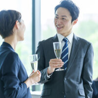 同窓会は不倫の温床──「あの頃」の甘い記憶に溺れる男女の心理