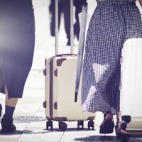 帰省の裏側に潜む誘惑…SNSが呼び寄せる「元関係者」との再会