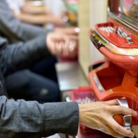 ダメ男に惹かれる女性心理｜なぜヒモ体質の男にハマるのか