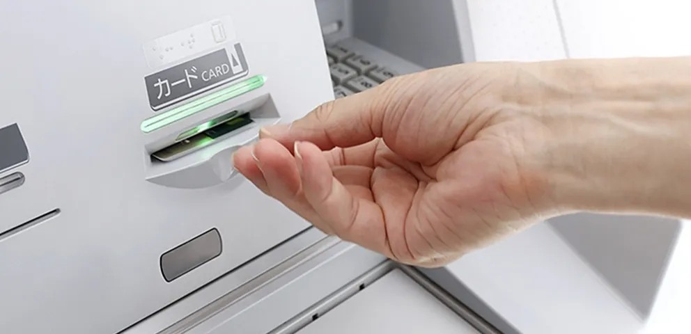 お金がなくても浮気できる人の特徴　「金欠浮気」と「借金浮気」の危険性