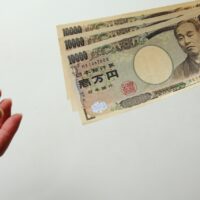 浮気は“恋愛”じゃなく“資産流出”になる――遺産・貢ぎ・使い込みが絡む調査の考え方