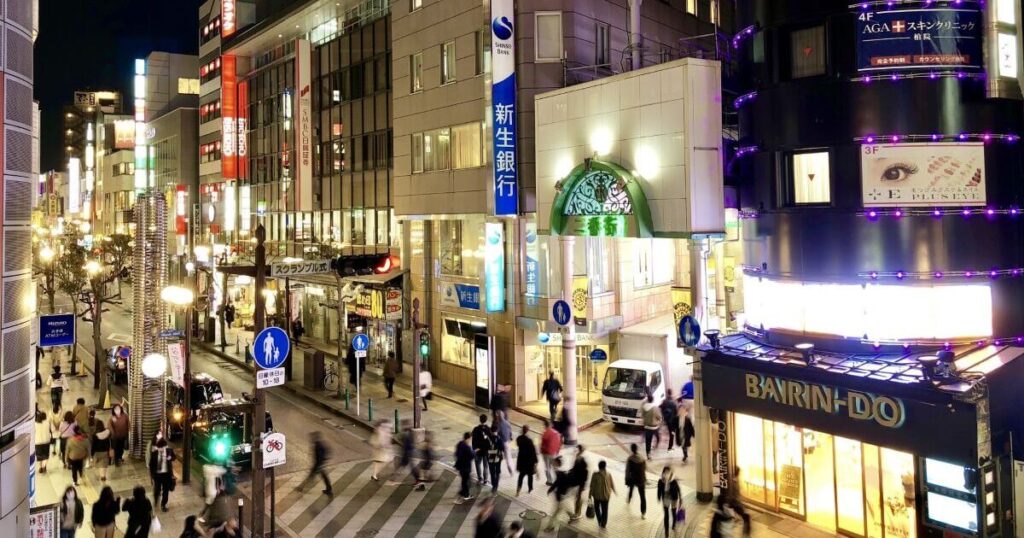 キャバクラの女性との交際は浮気に発展しやすい？ 柏・松戸で増える不倫調査の相談